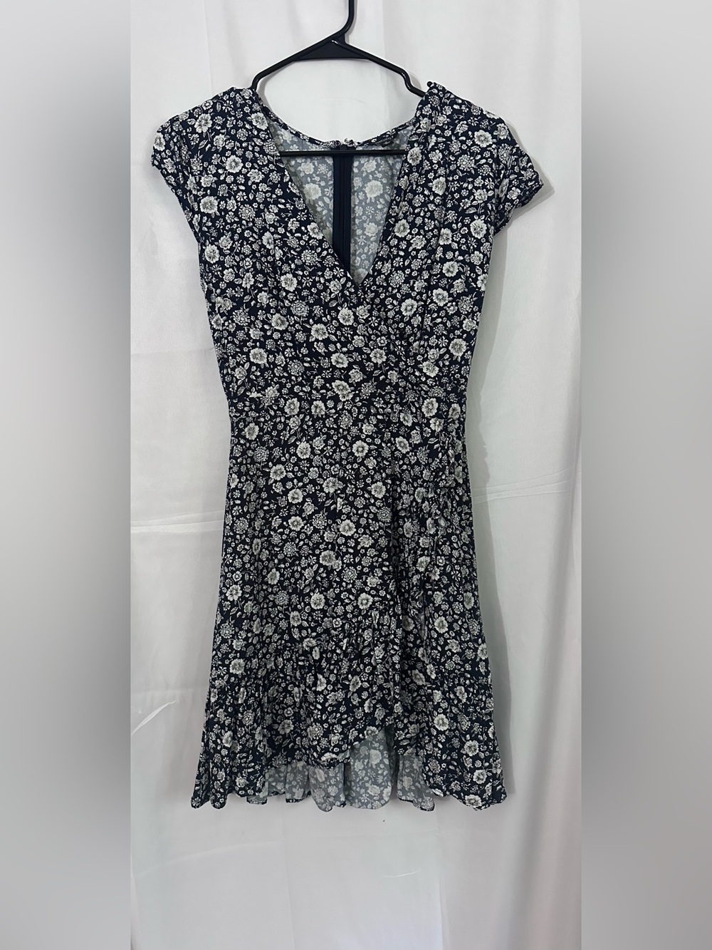 J.Crew Mercantile floral faux wrap dress - Picture 2 of 6